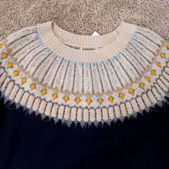 Cute and warm blue sweater. Size M - Picture 3 of 8